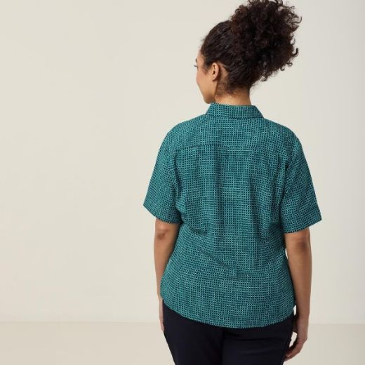 Picture of NNT Ladies Pixel Print Short Sleeve Action Back Shirt